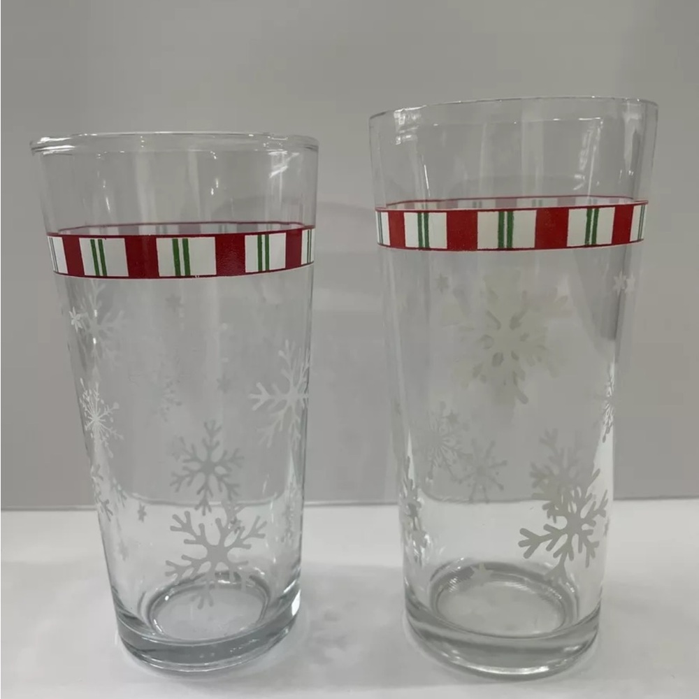 Set Of 2 Vintage Drinking Christmas Glasses Tumblers Holiday Stripe Snowflakes